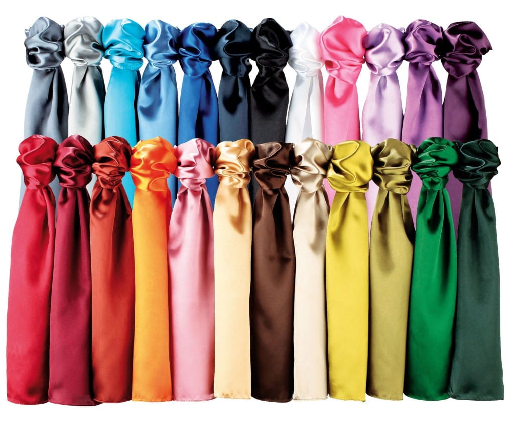 Foulards unis de toutes les couleurs pour la méthode du drapping dans un relooking à Nice